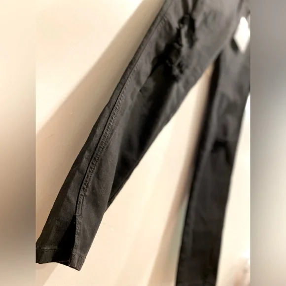 KanCan, Size 10, Black, Distressed Jean - NWT - Picture 9 of 11